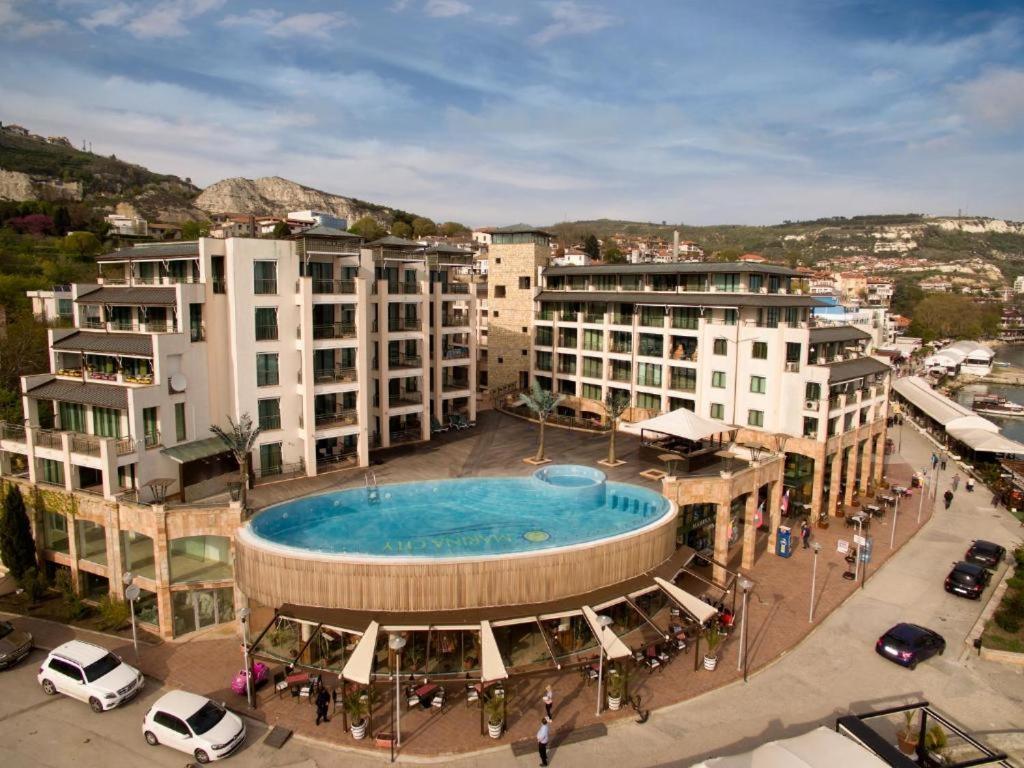 Privat Apartament Marina City Balchik Luaran gambar