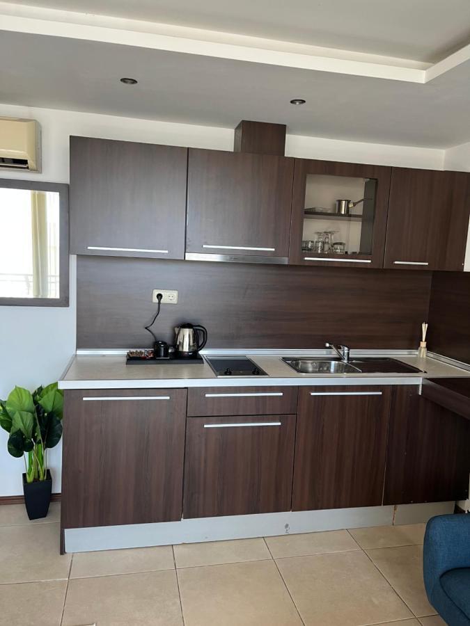Privat Apartament Marina City Balchik Luaran gambar